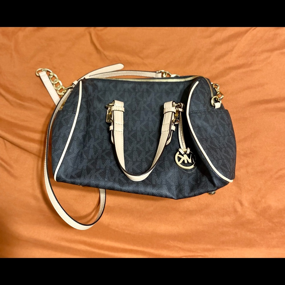 Brand new Michael Kors Grayson Logo Satchel